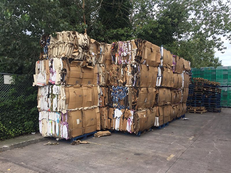 Cardbord recycling bales